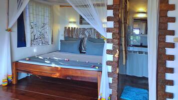 In-room safe, individually decorated, individually furnished, desk