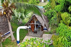 Bungalow estándar | Caja fuerte, decoración individual, mobiliario individual y escritorio