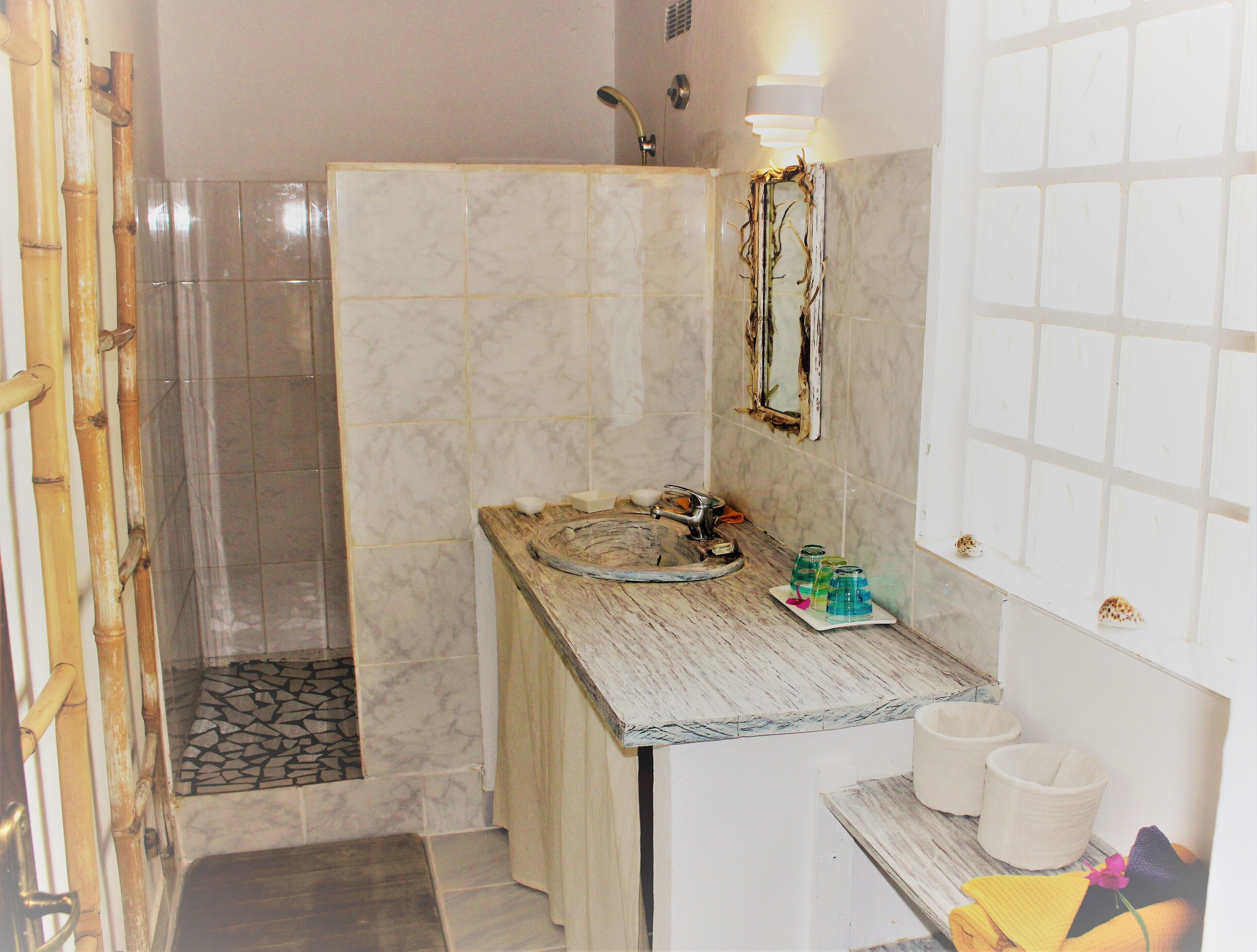 family bungalow | bathroom | shower, towels