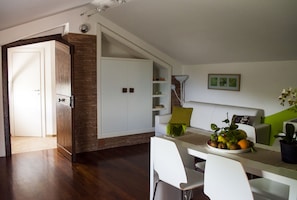 Superior Suite, 1 Bedroom, Sea View | Premium bedding, down duvets, individually decorated - Residence Zelzar (Vietri sul Mare)