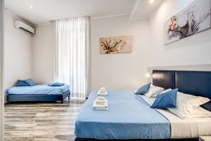Egyptian cotton sheets, premium bedding, down duvets, pillow-top beds