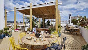 Se sirven desayunos, almuerzos, cenas y cocina internacional