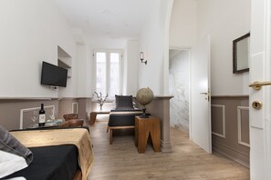 Twin Room | In-room safe, iron/ironing board, rollaway beds, free WiFi - Côté Rome Colosseo (Rome)