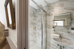 Chambre Deluxe Double ou avec lits jumeaux | Salle de bain