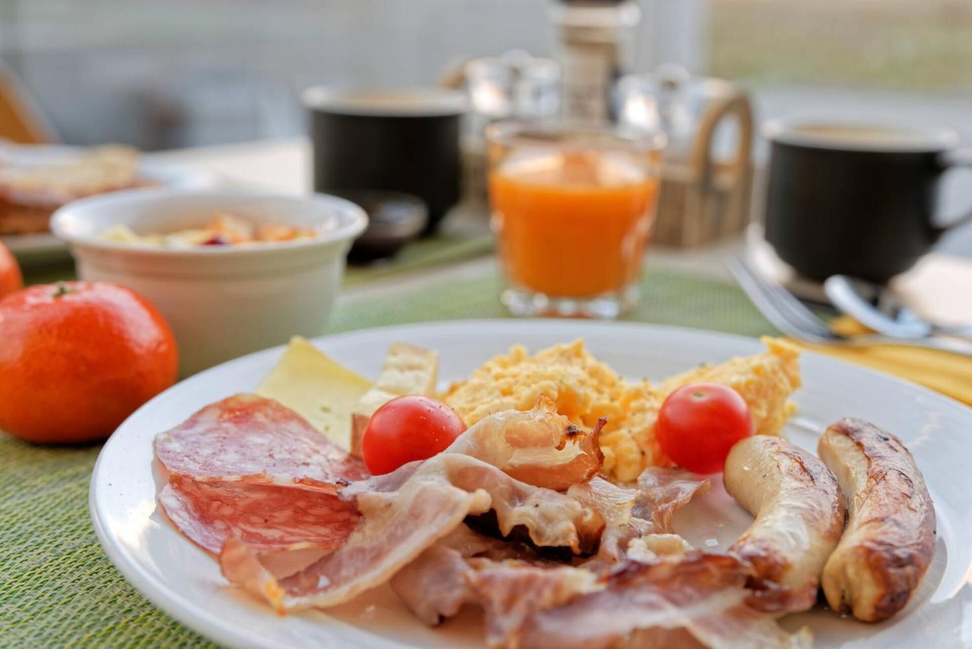 lunch and dinner served, regional cuisine