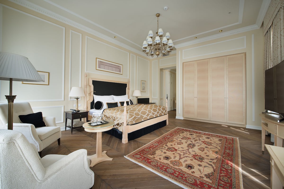 Wilson Deluxe Suite, 1 Bedroom  | ミニバー (無料)、セーフティボックス (室内)、デスク、アイロン / アイロン台