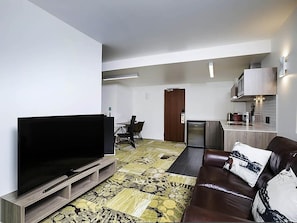 Superior Apartment, 2 Bedrooms | Premium bedding, pillowtop beds, in-room safe, desk