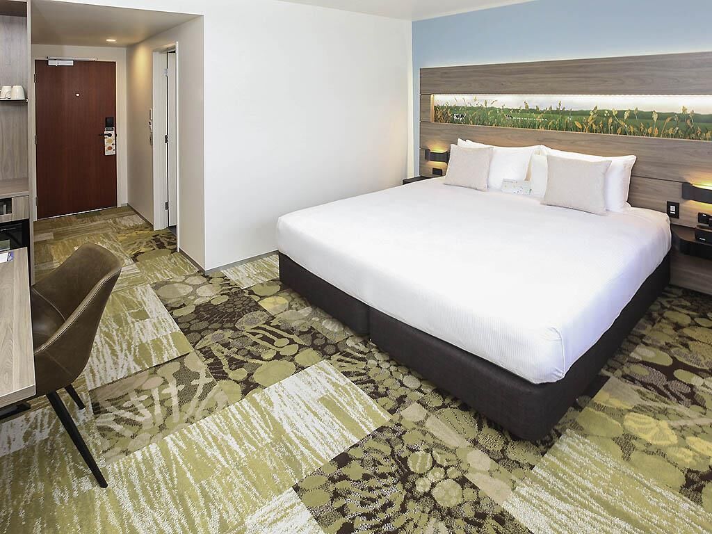 Studio, 1 King-Bett | Hochwertige Bettwaren, Pillowtop-Betten, Zimmersafe, Schreibtisch