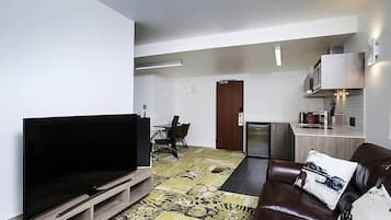 Superior Apartment, 2 Bedrooms | Premium bedding, pillowtop beds, in-room safe, desk