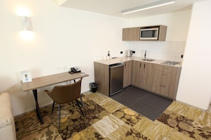 Apartament superior, 1 dormitori | Cuina bàsica privada | Frigorífic, cafetera i tetera i bullidora elèctrica