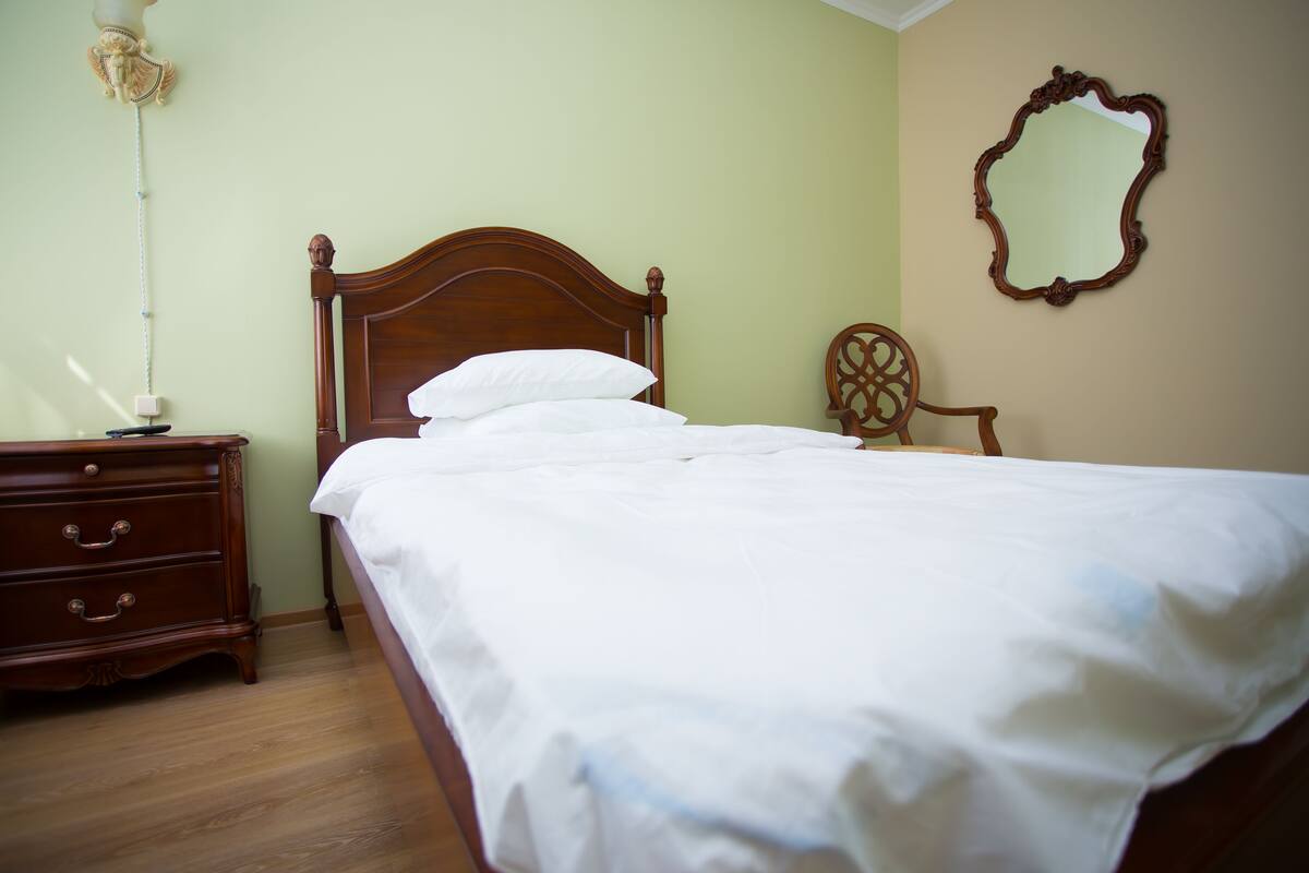 Peralatan tempat tidur hipoalergenik, tilam berlapik
