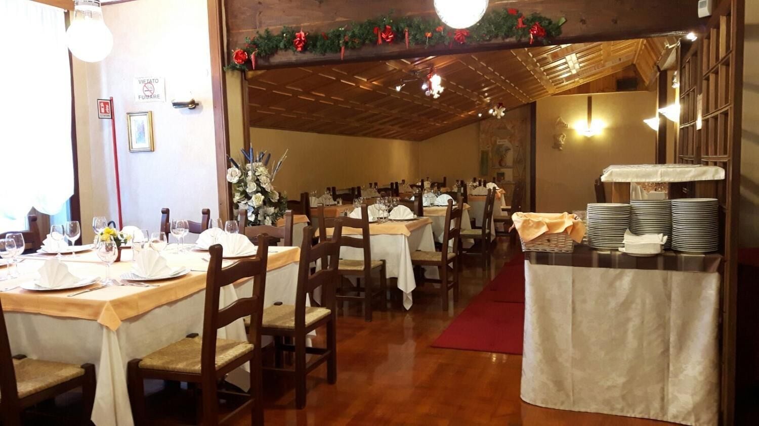 Breakfast, lunch, dinner served; local cuisine 