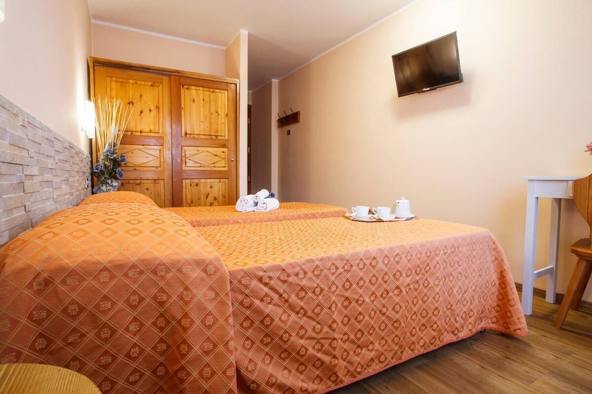 in-room safe, desk, free wifi, bed sheets