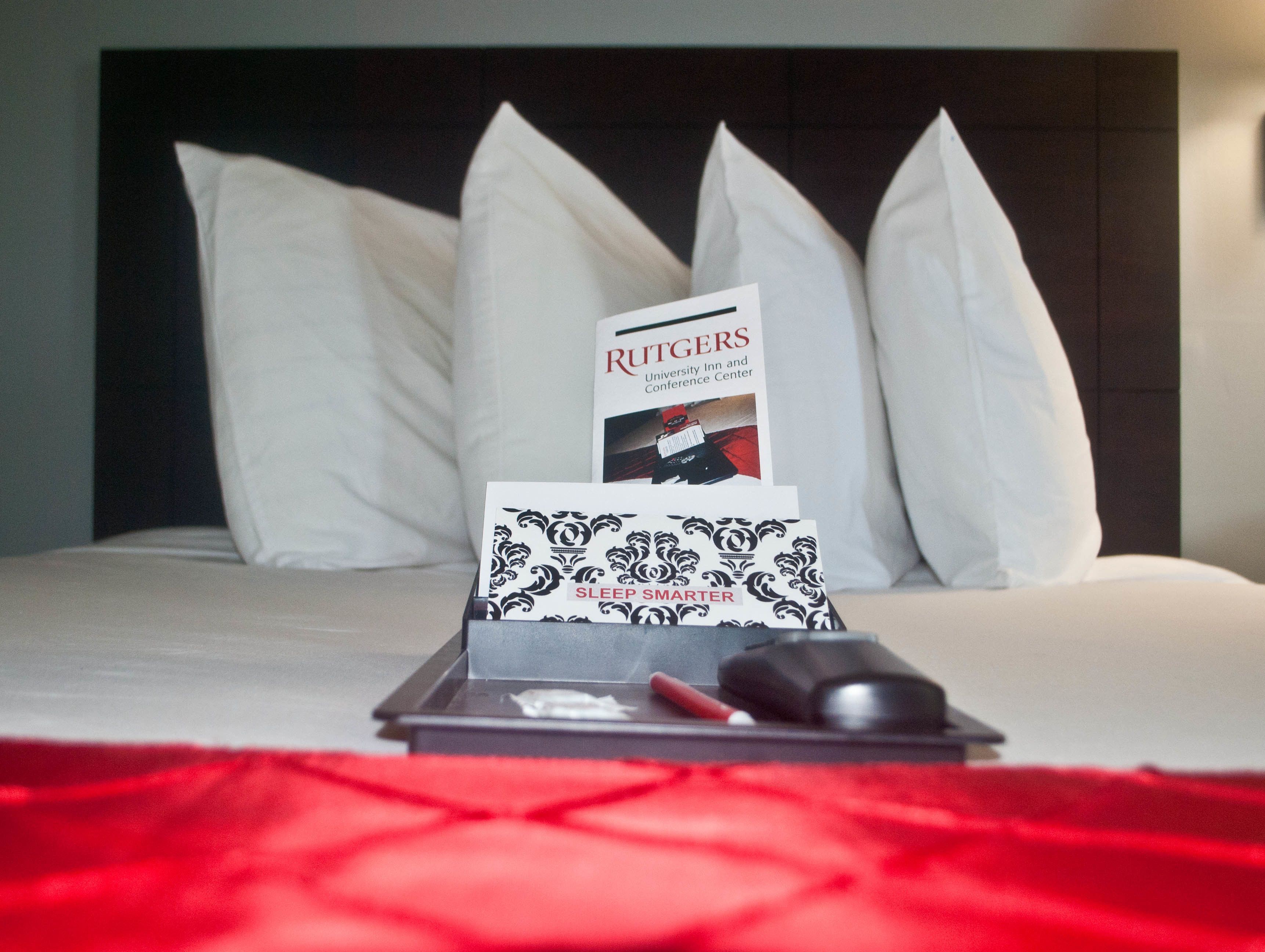 standard room, 2 double beds, non smoking, refrigerator & microwave | room amenity