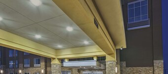 La Quinta Inn & Suites by Wyndham Niagara Falls