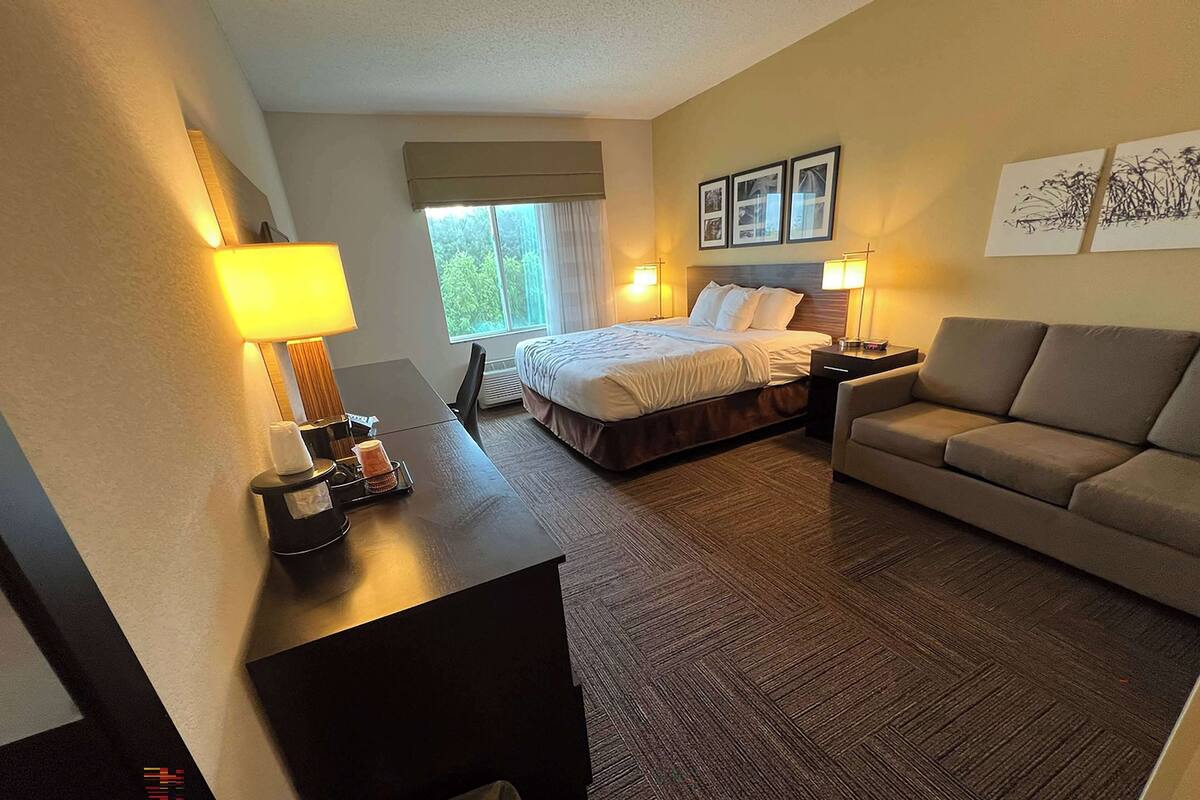 desk, iron/ironing board, free wifi, bed sheets