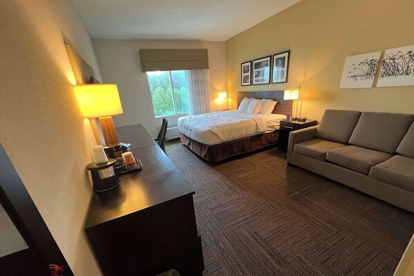 Suite - 1 kingsize-seng med sovesofa - ikke-ryger | Skrivebord, strygejern/strygebræt, gratis Wi-Fi, sengetøj