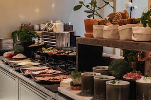 Free daily buffet breakfast