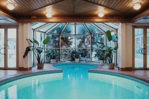Indoor pool - Home Hotel Smedjan (Sandviken)