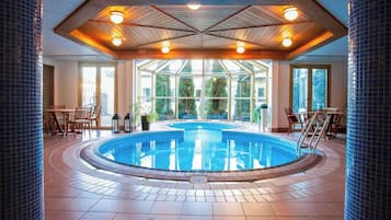 Indendørs pool