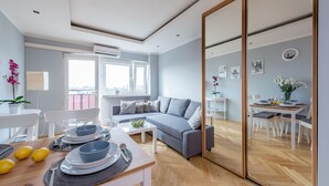 Unclassified image, 2 of 95, button - Rondo ONZ P&O Apartments (Warsaw)