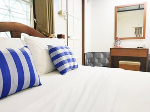 Standard Room, 1 Double Bed | Minibar, in-room safe, desk, free WiFi - Samet Bellhouse (Rayong)