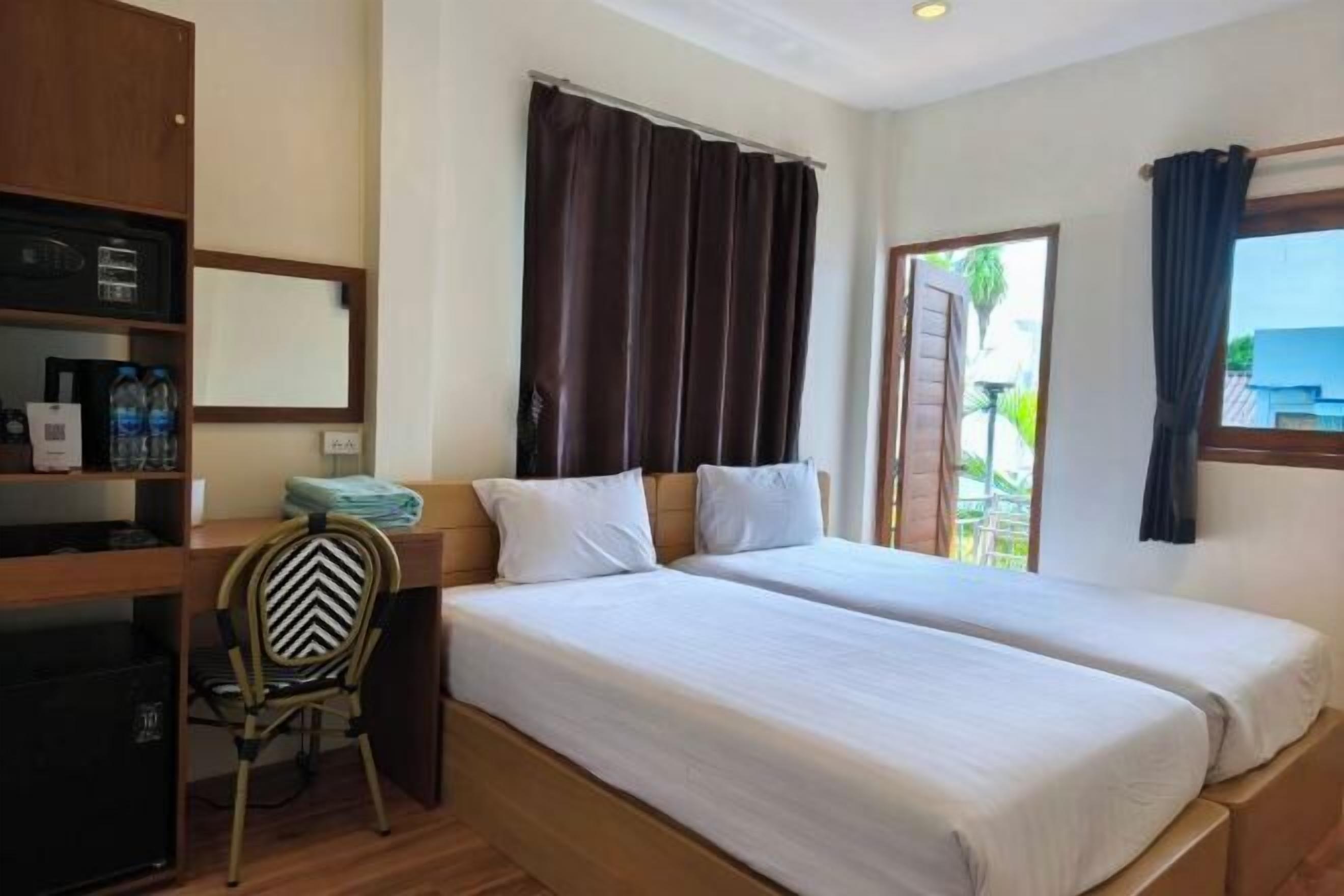 In-room safe, desk, rollaway beds, free WiFi