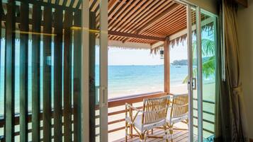 Beach Front | In-room safe, desk, rollaway beds, free WiFi