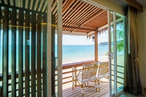 Beach Front  | In-room safe, desk, rollaway beds, free WiFi