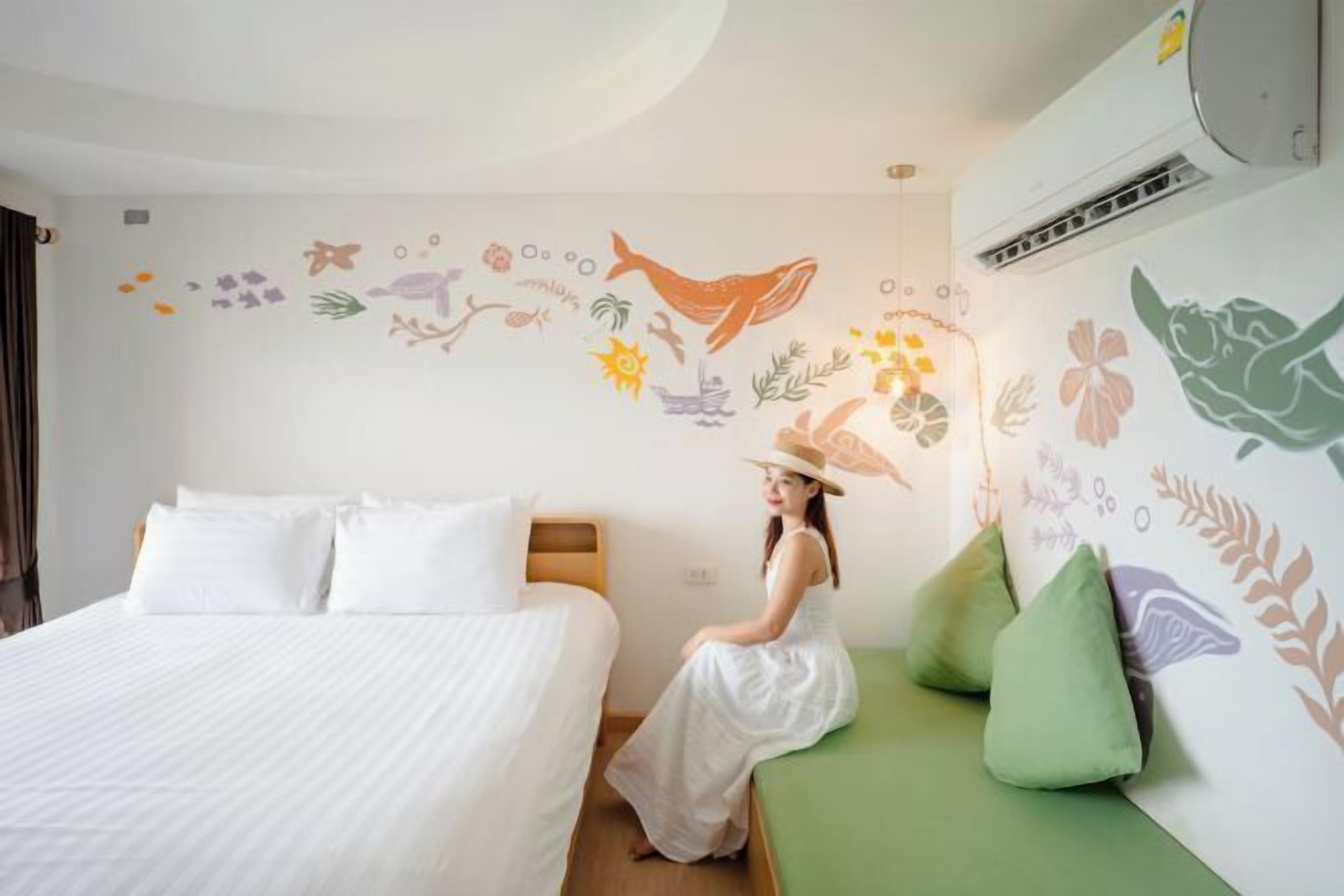 In-room safe, desk, rollaway beds, free WiFi