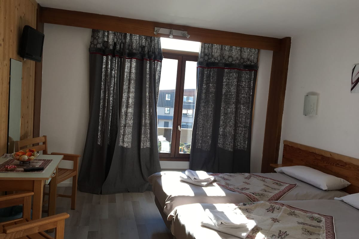 Triple Room | In-room safe, desk, cribs (free), rollaway beds (surcharge)