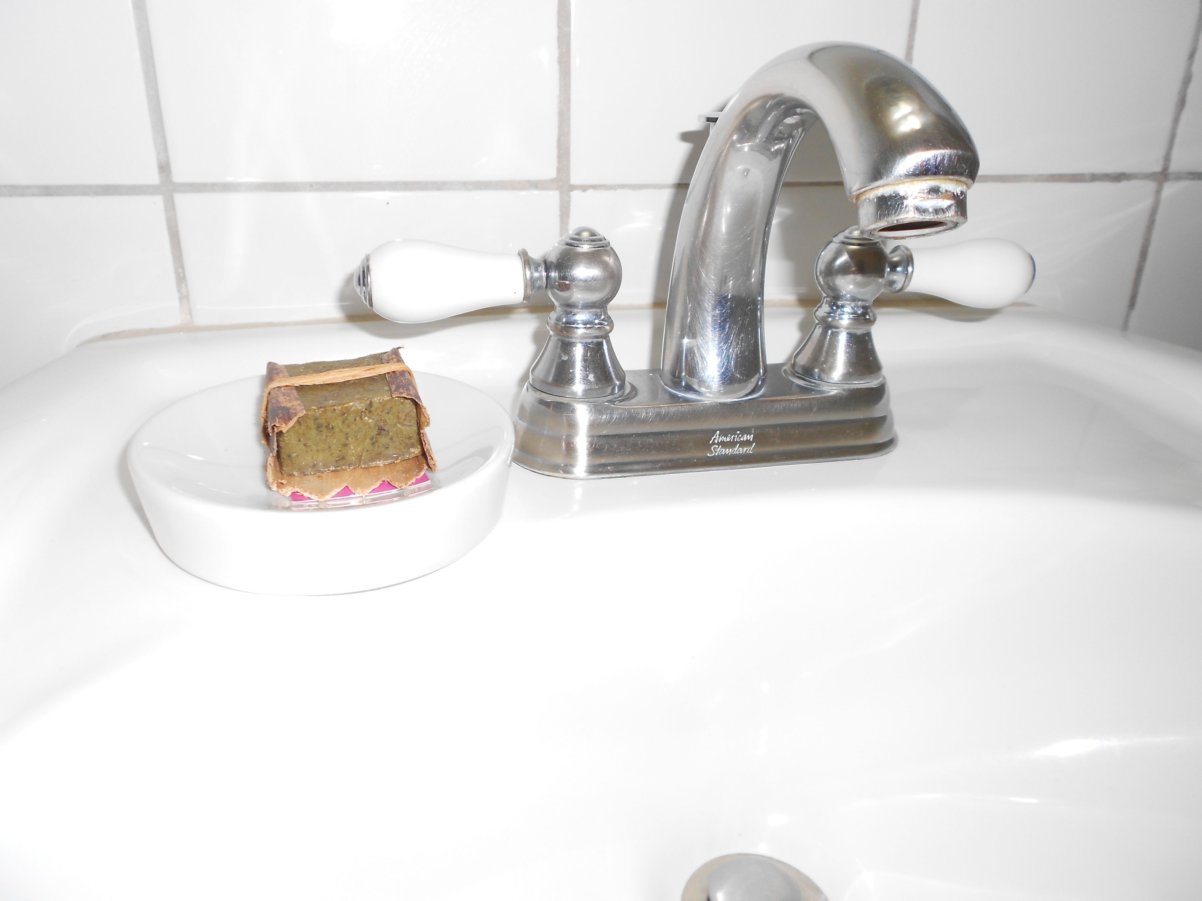 standard room, 2 single beds | bathroom sink