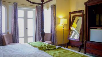 Deluxe Room, 1 King Bed, Sea View | Premium bedding, down comforters, minibar, in-room safe