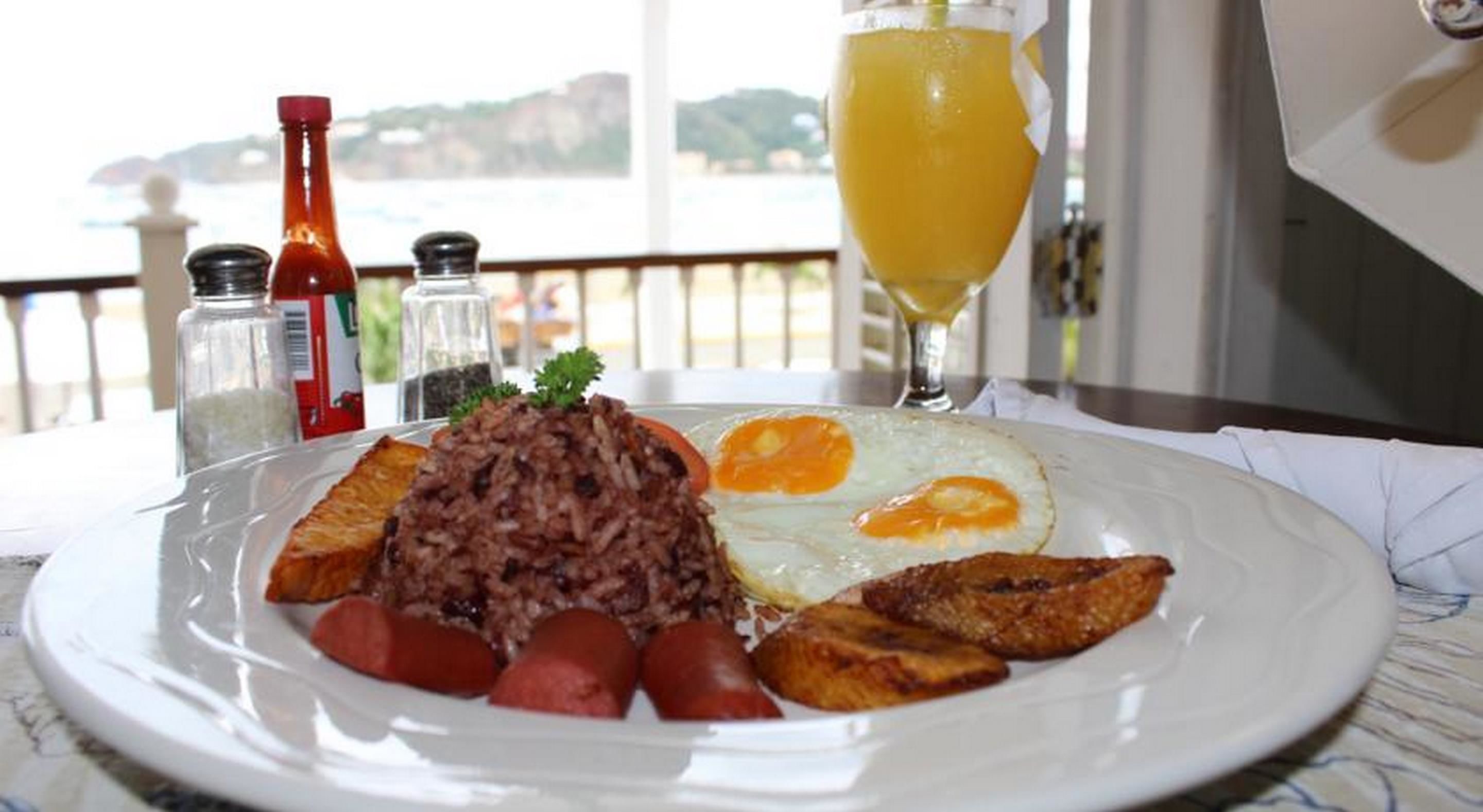 breakfast, lunch, dinner served; mediterranean cuisine