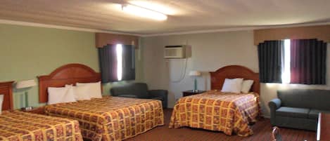 Habitación cuádruple | Wifi gratis y ropa de cama