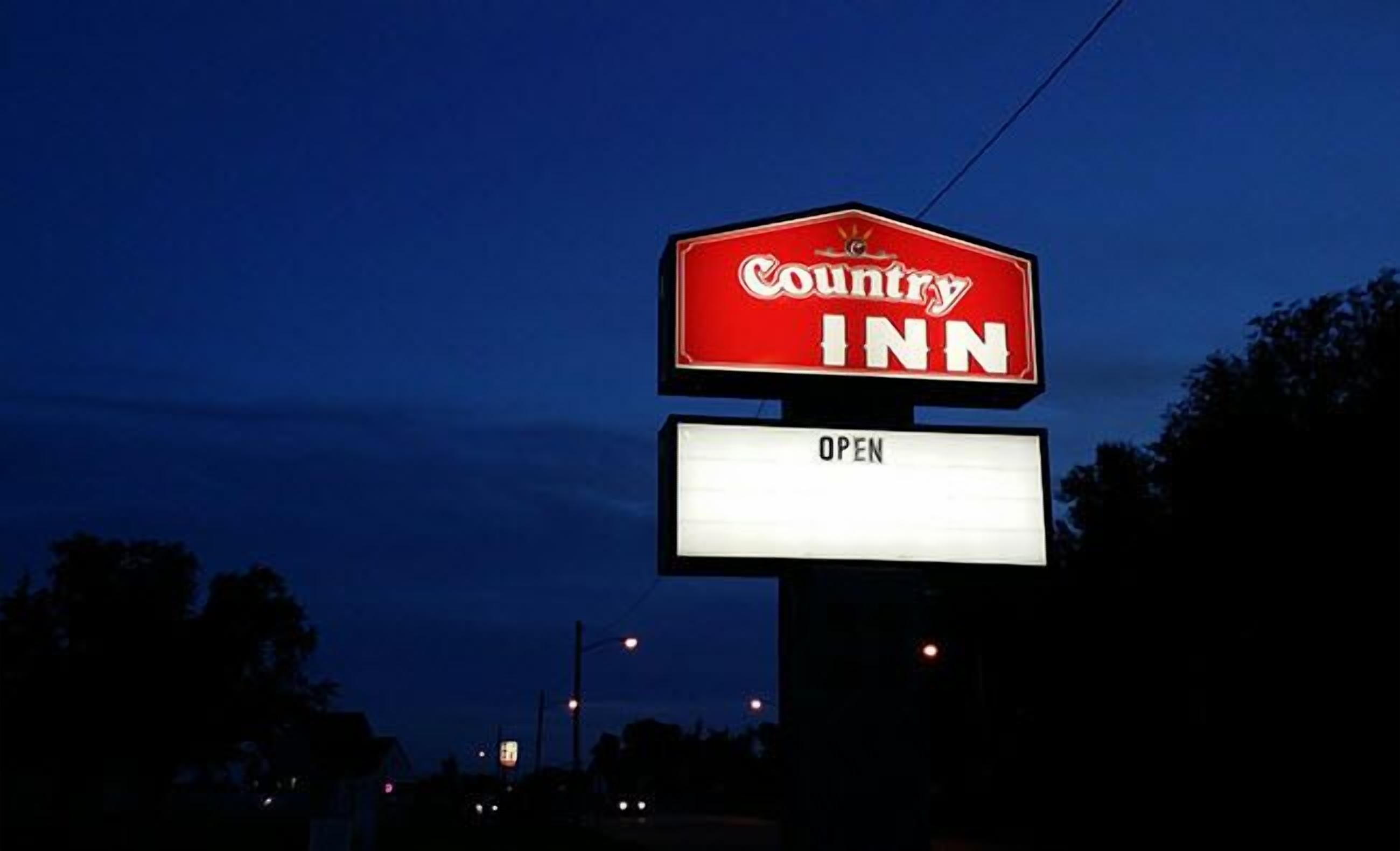 Mặt tiền nơi lưu trú - ban đêm