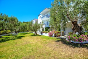 Property grounds - Xenios Faros Apartments (Kassandra)