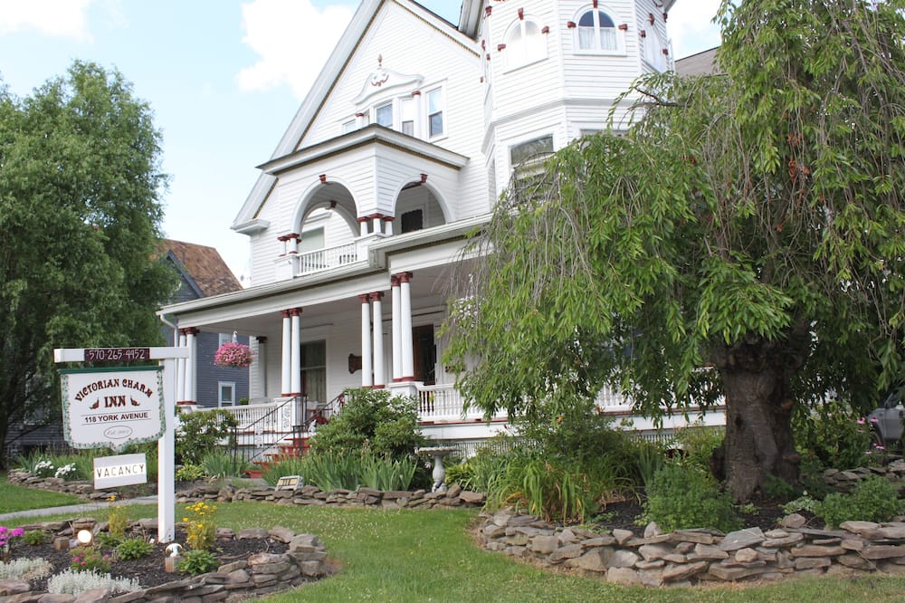 Victorian Charm Inn - Barton, NY