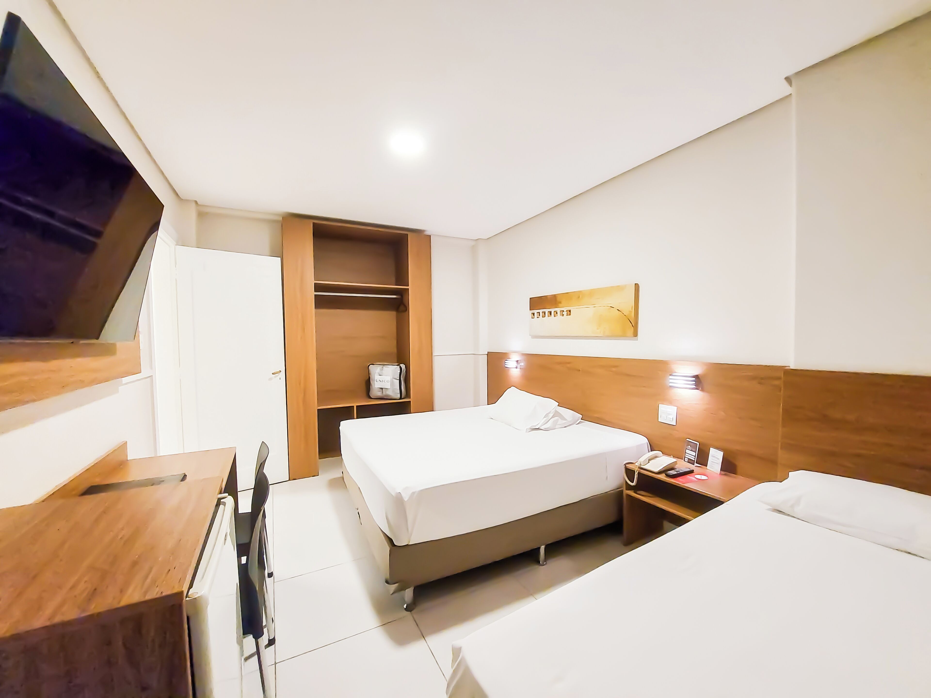 superior triple room | 1 bedroom, in-room safe, desk, laptop workspace