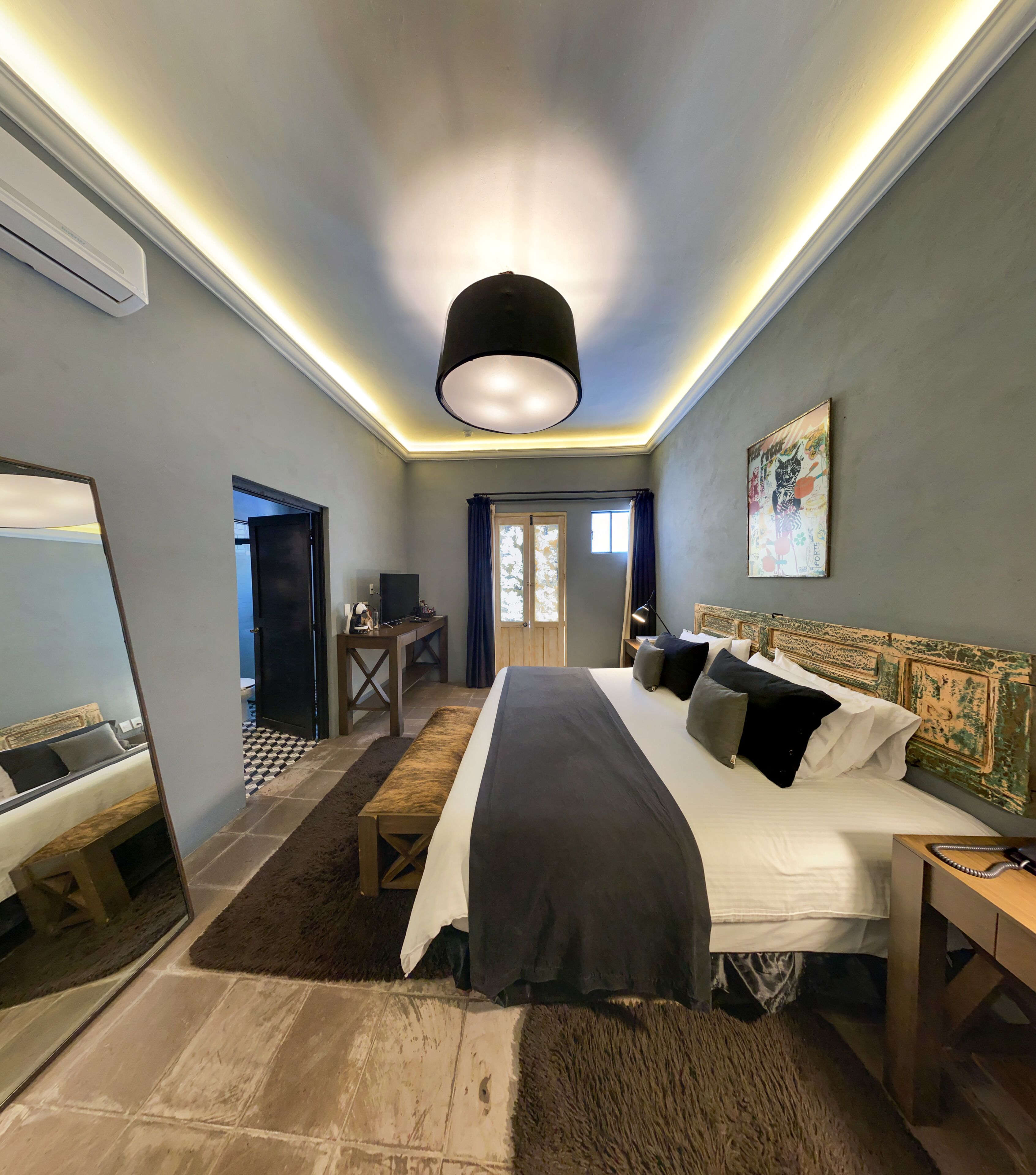 Junior Suite, 1 King Bed | Premium bedding, in-room safe, soundproofing, free WiFi