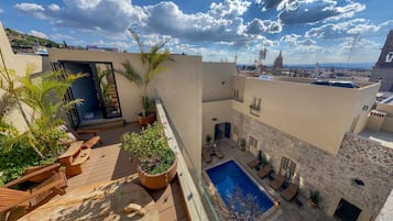 Habitación Premier, 2 habitaciones | Terraza o patio