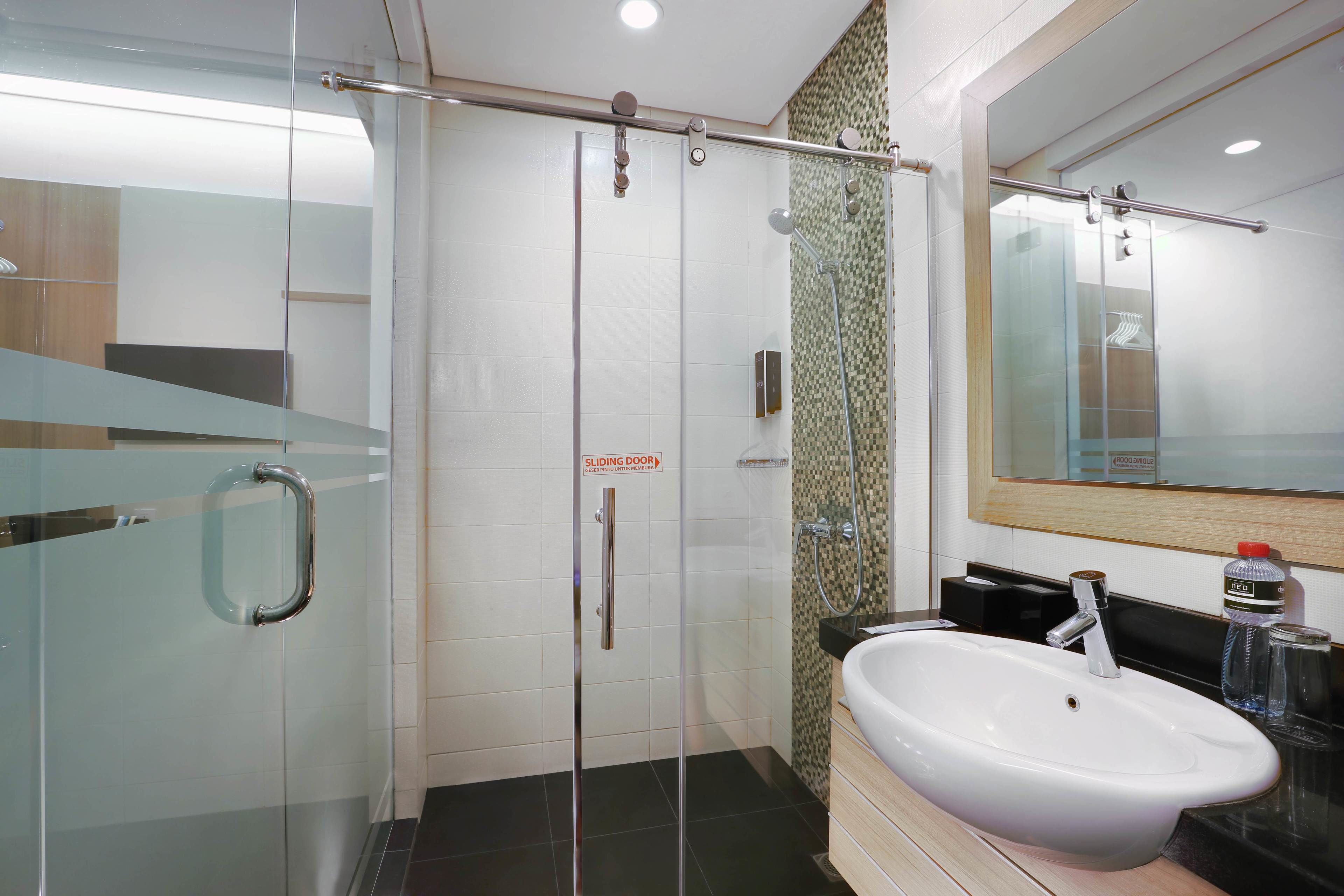 standard room | bathroom | shower, free toiletries, slippers, towels