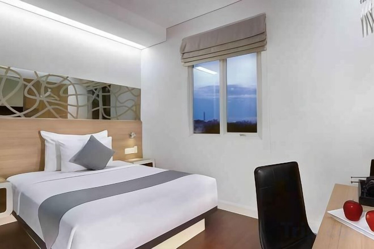 In-room safe, desk, laptop workspace, WiFi (free)