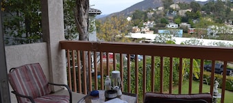 Bed and Breakfast in Hollywood Hills