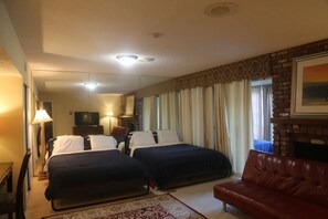 家庭套房, 2 間臥室, 壁爐, 花園 | 高級寢具、書桌、隔音、熨斗/熨衫板