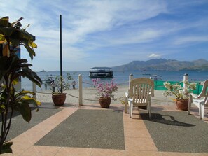 Terrace/patio - Blue Rock Beach Resort (Olongapo)