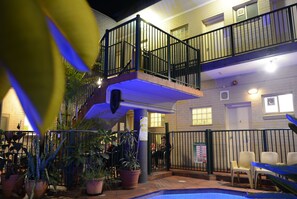 Courtyard - Newtown Backpackers (Newtown)