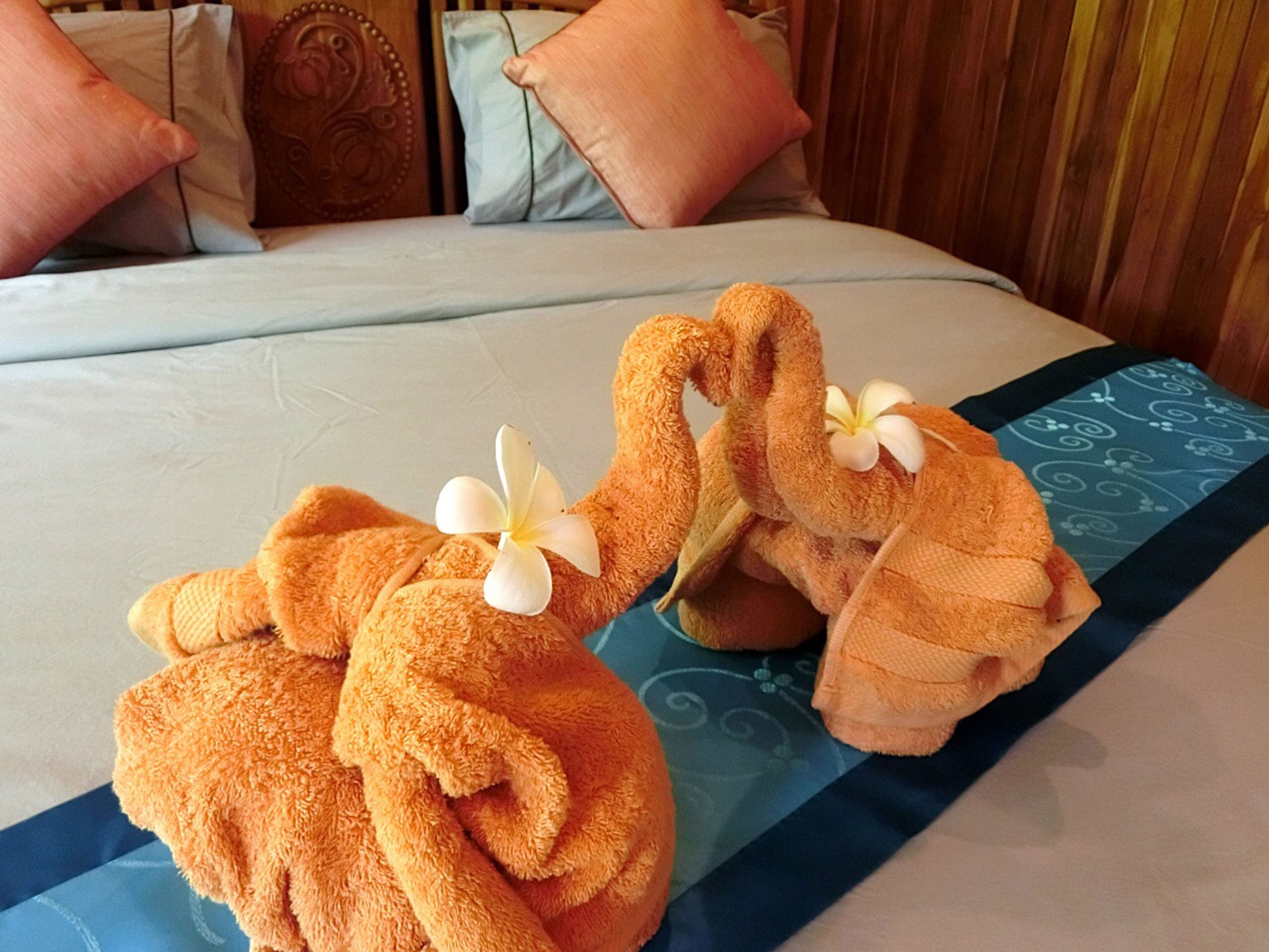 standard double room | in-room safe, desk, free wifi