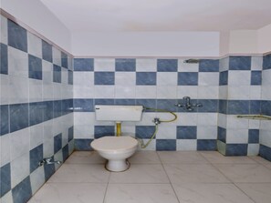 Habitación estándar con 1 cama doble o 2 individuales, 1 cama doble, baño privado | Baño