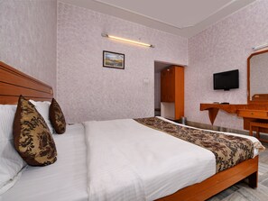Habitación estándar con 1 cama doble o 2 individuales, 1 cama doble, baño privado